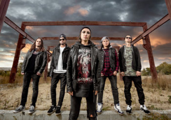 Группа Louna перевела на русский песню канадцев Comeback Kid